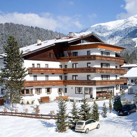 Hotel Schoenegg Seefeld in Tirol Exteriör bild