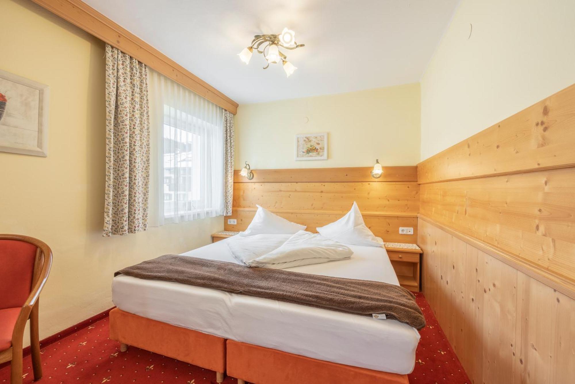 Hotel Schoenegg Seefeld in Tirol Rum bild