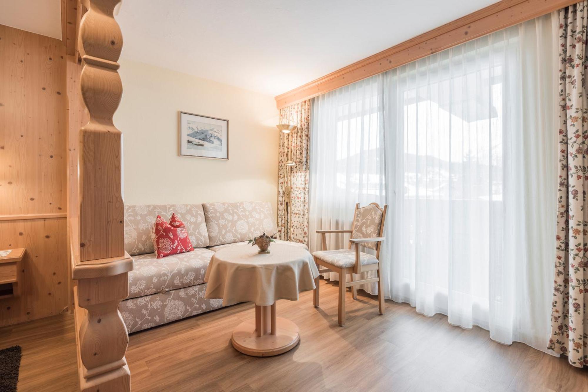 Hotel Schoenegg Seefeld in Tirol Rum bild