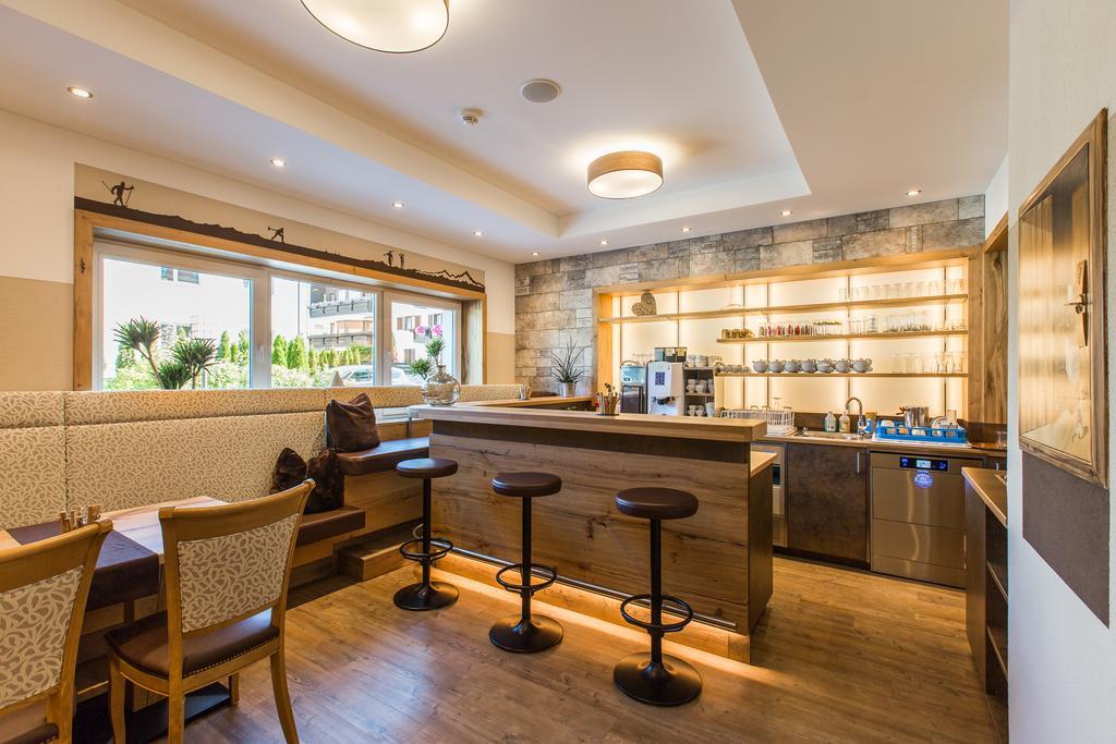 Hotel Schoenegg Seefeld in Tirol Exteriör bild