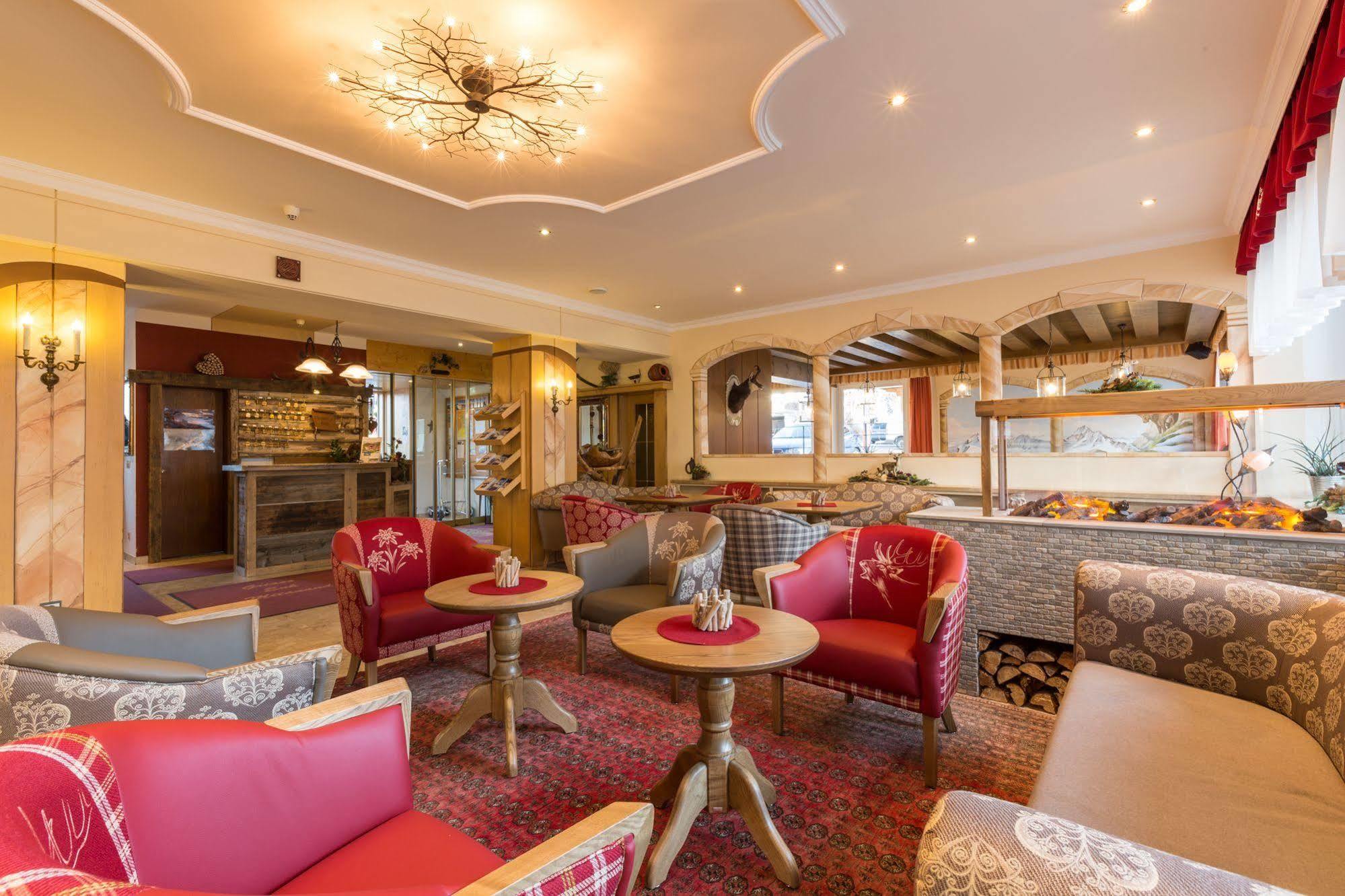 Hotel Schoenegg Seefeld in Tirol Exteriör bild