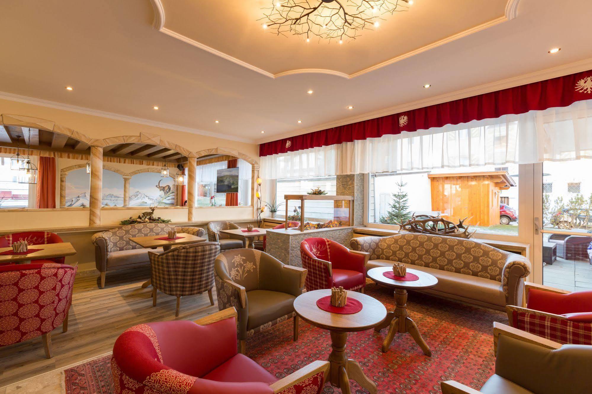 Hotel Schoenegg Seefeld in Tirol Exteriör bild