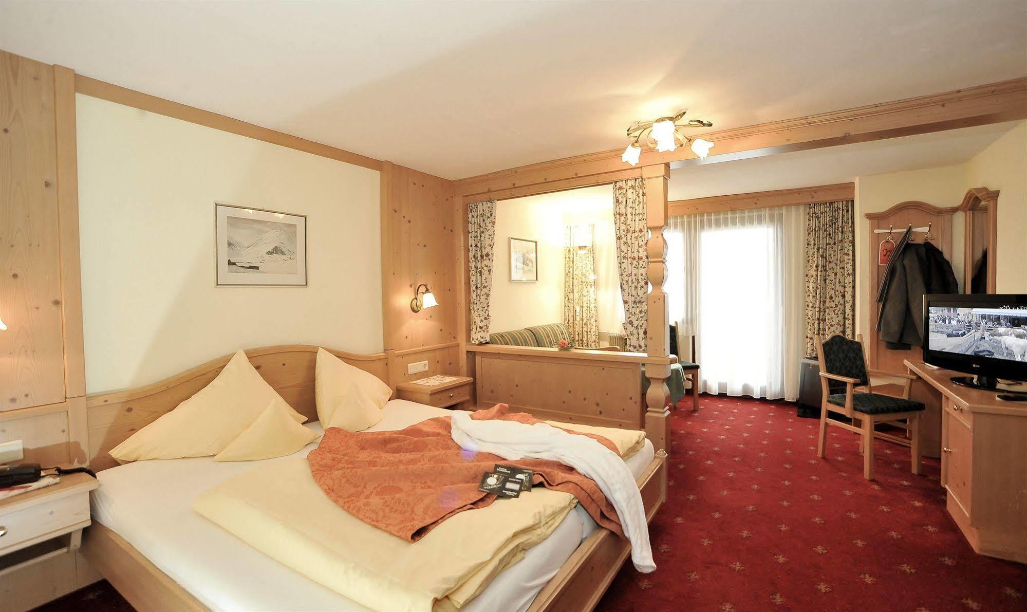 Hotel Schoenegg Seefeld in Tirol Exteriör bild