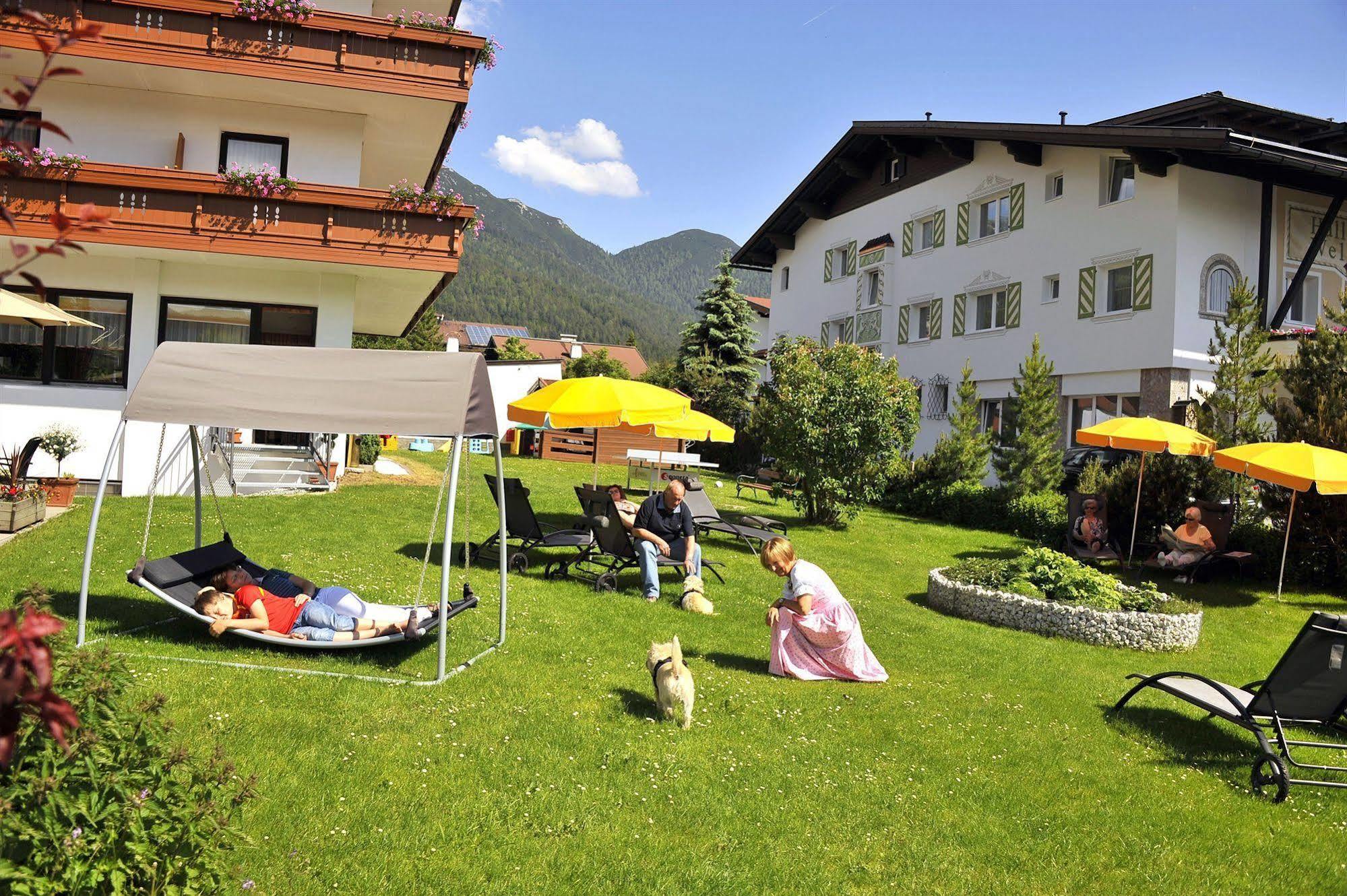 Hotel Schoenegg Seefeld in Tirol Exteriör bild